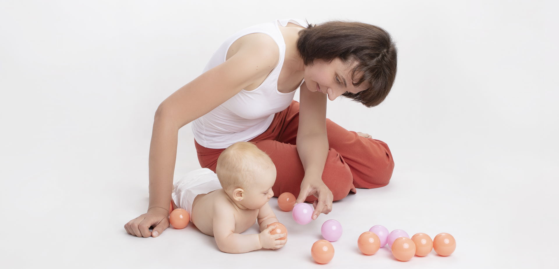 Andrea Běhalová s miminkem a balónky